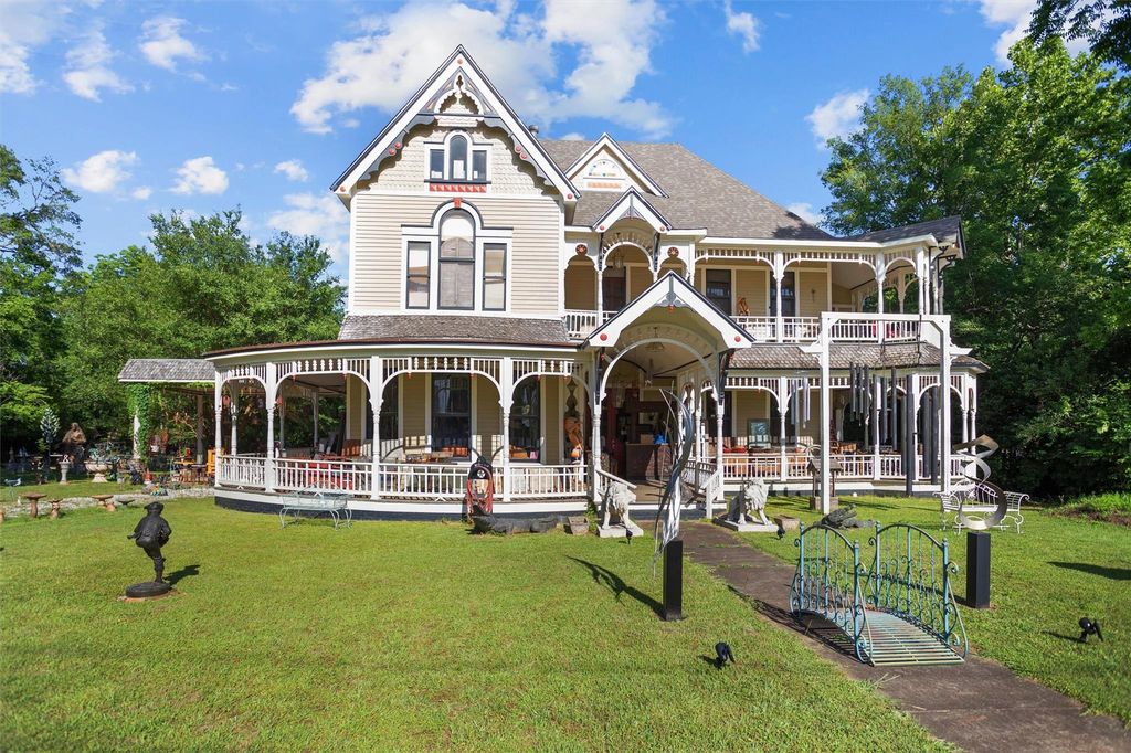 310 N Mound Street, Nacogdoches, TX 75961