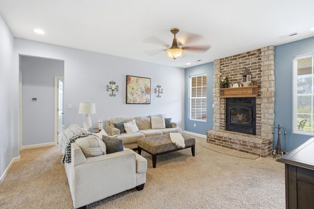5450 E SPIVA CROSSING RD, Hallsville, MO 65255