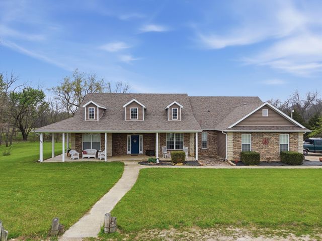 5450 E SPIVA CROSSING RD, Hallsville, MO 65255