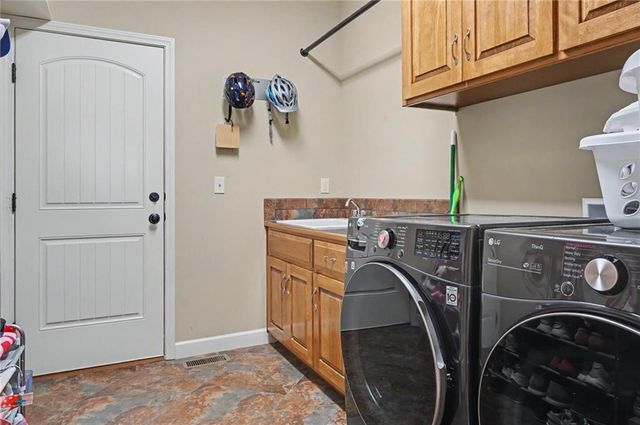 6205 Crystal Lane, Lawrence, KS 66049