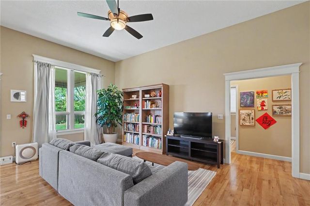 6205 Crystal Lane, Lawrence, KS 66049