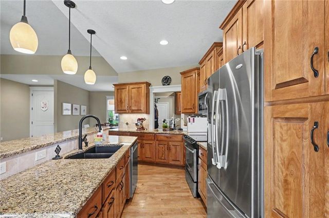 6205 Crystal Lane, Lawrence, KS 66049
