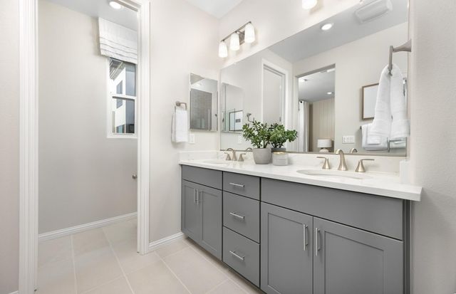 1141 Milan Terrace 8, Sunnyvale, CA 94089