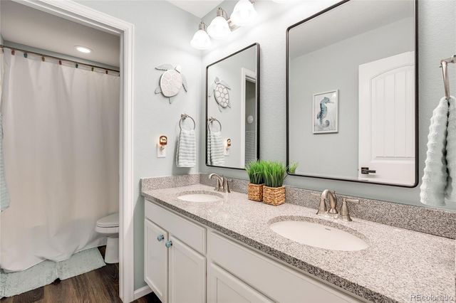 8477 Arapahoe Peak Street, Littleton, CO 80125