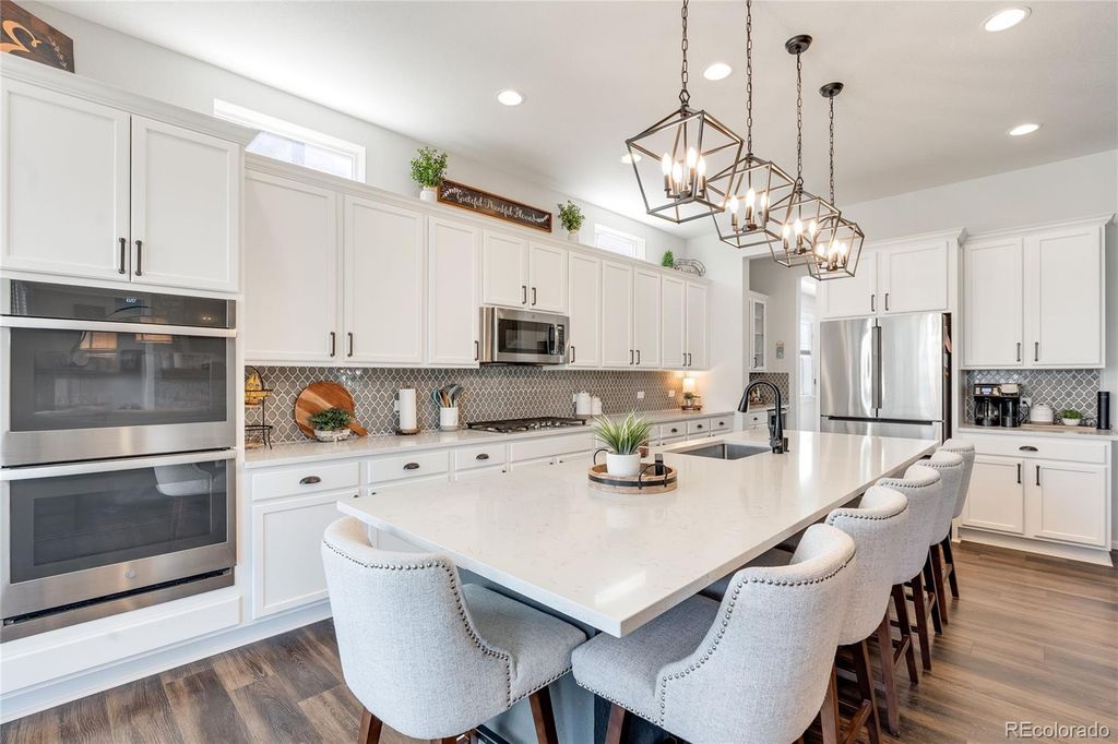 8477 Arapahoe Peak Street, Littleton, CO 80125