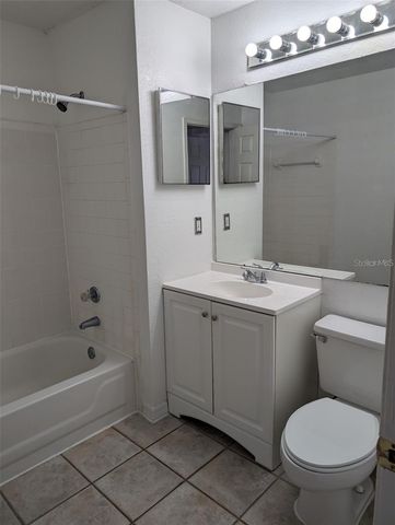 8915 LATREC AVENUE 2212, Orlando, FL 32819