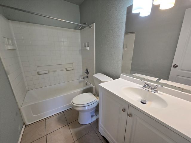 1439 E Robert Street, Fort Worth, TX 76104