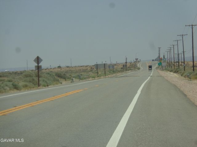 24 Stw Ave. C8, Palmdale, CA 93551