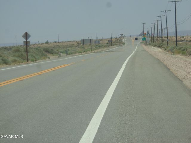 24 Stw Ave. C8, Palmdale, CA 93551