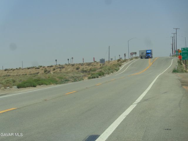 24 Stw Ave. C8, Palmdale, CA 93551