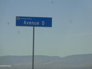 24 Stw Ave. C8, Palmdale, CA 93551