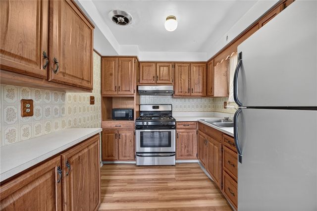 4684 Bowes Ave, West Mifflin, PA 15122