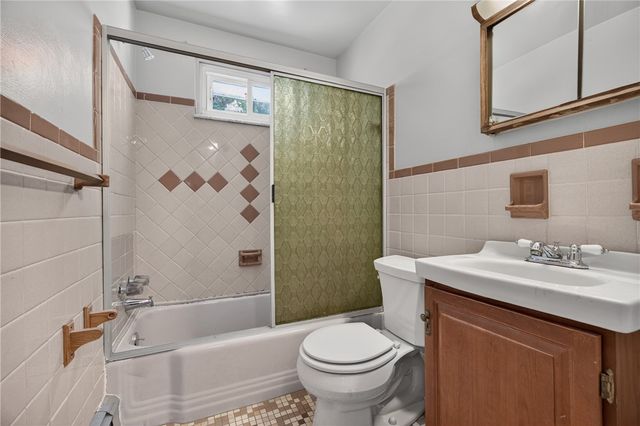4684 Bowes Ave, West Mifflin, PA 15122