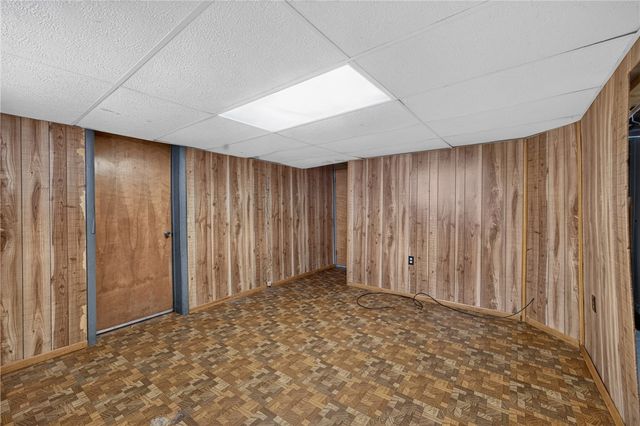 4684 Bowes Ave, West Mifflin, PA 15122