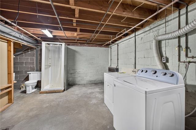 4684 Bowes Ave, West Mifflin, PA 15122