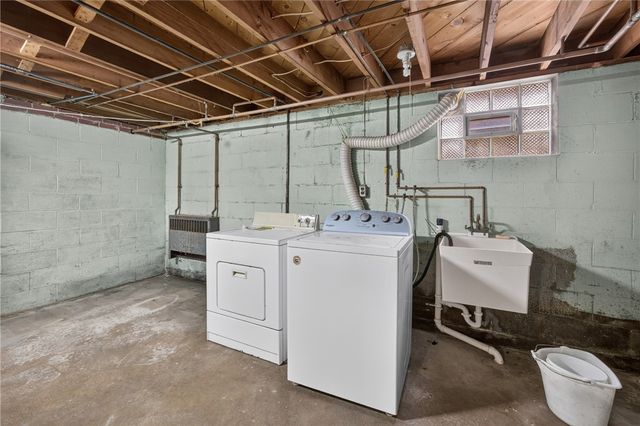 4684 Bowes Ave, West Mifflin, PA 15122