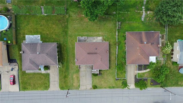 4684 Bowes Ave, West Mifflin, PA 15122