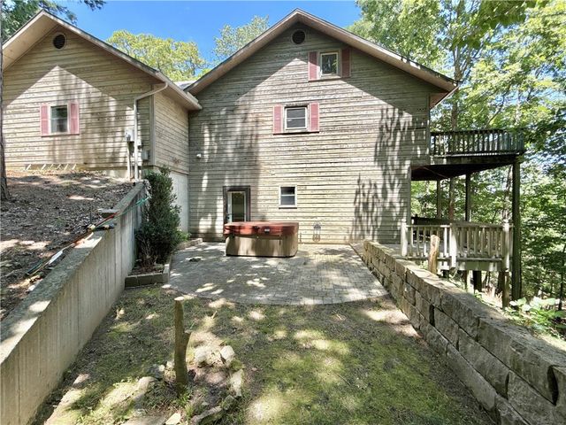 5 Wood Circle, Eureka Springs, AR 72632