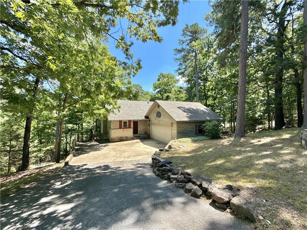 5 Wood Circle, Eureka Springs, AR 72632