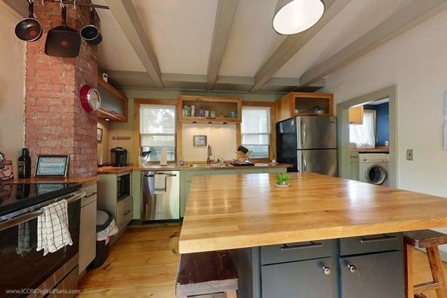 300 Broadway Avenue, Newport, RI 02840