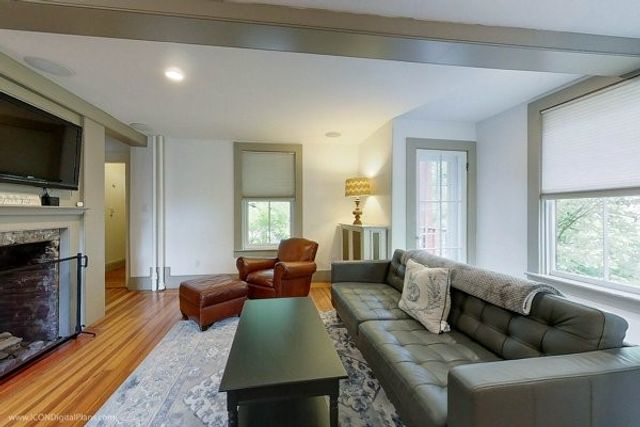 300 Broadway Avenue, Newport, RI 02840