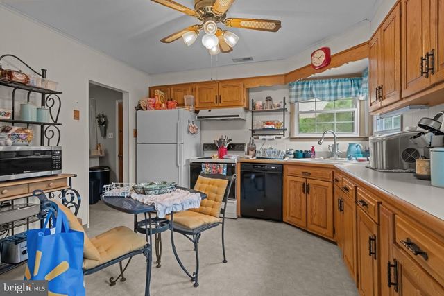 148 E CENTRAL AVENUE, Hammonton, NJ 08037
