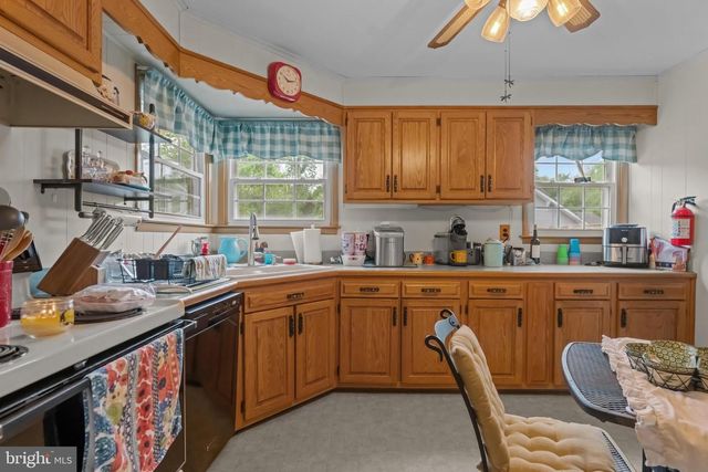 148 E CENTRAL AVENUE, Hammonton, NJ 08037