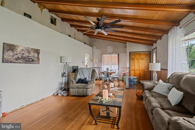 148 E CENTRAL AVENUE, Hammonton, NJ 08037