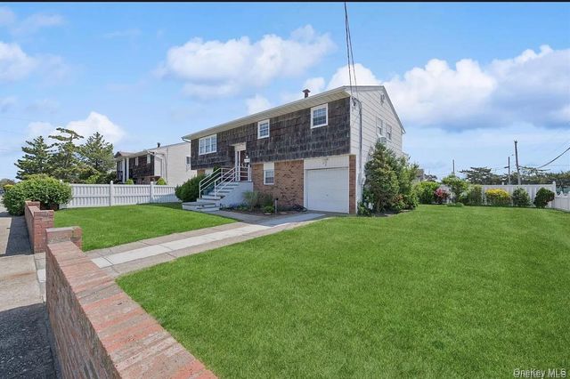 54 Acapulco Street, Atlantic Beach, NY 11509