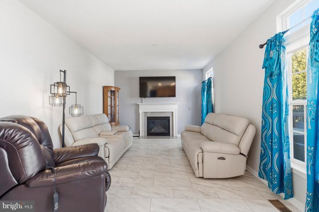 6171 MCCARTHY DR, King George, VA 22485