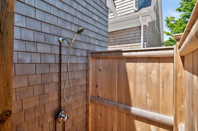 60 Bayberry Road, West Yarmouth, MA 02673