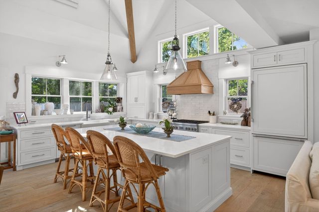 60 Bayberry Road, West Yarmouth, MA 02673