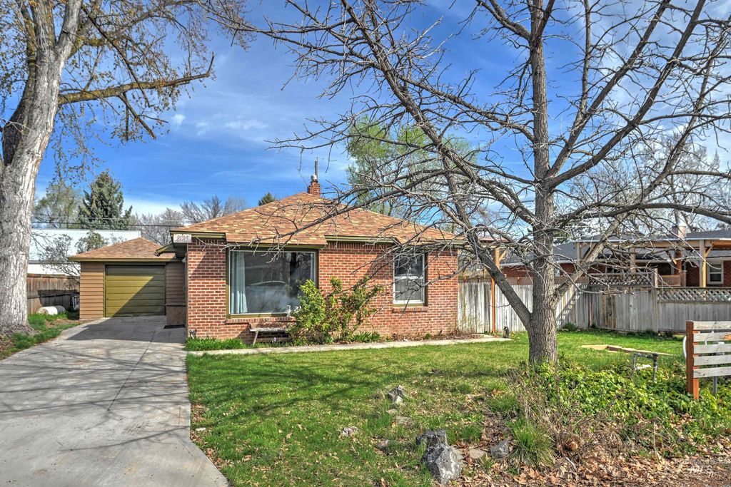 8014 W Holt St., Boise, ID 83704