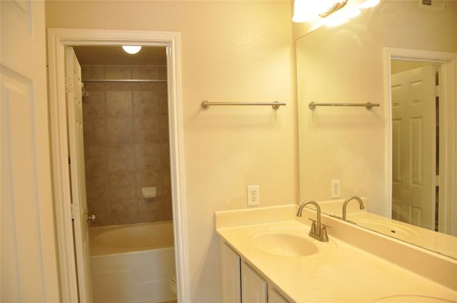 12707 Boheme Drive 906, Houston, TX 77024