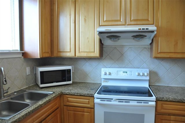 12707 Boheme Drive 906, Houston, TX 77024