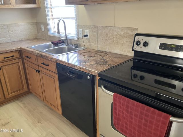 2523 E CONTENTION MINE Road 41, Phoenix, AZ 85032