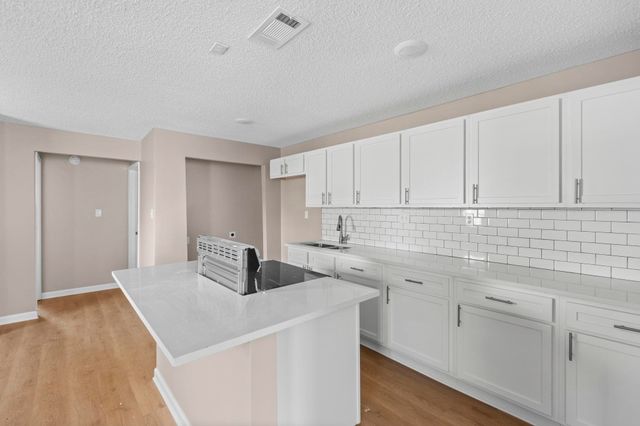 1628 CHERRY RD, Memphis, TN 38117