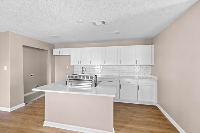 1628 CHERRY RD, Memphis, TN 38117