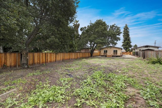 22842 Myrtle Street, Hayward, CA 94541