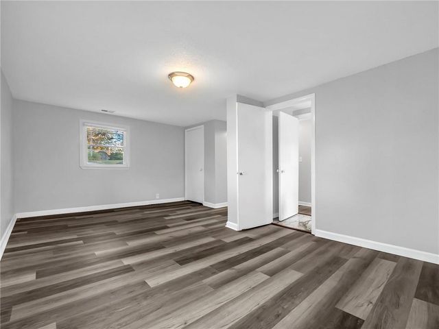 3628 N Flora Avenue, Kansas City, MO 64116