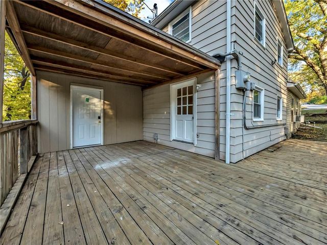 3628 N Flora Avenue, Kansas City, MO 64116