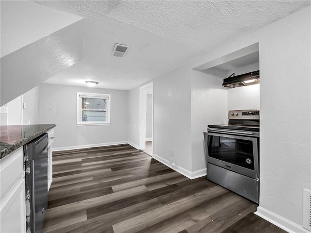 3628 N Flora Avenue, Kansas City, MO 64116