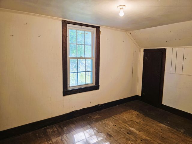 122 W Lake St, Camden, TN 38320