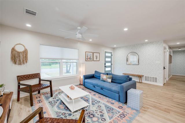 2516 Friar Tuck LN, Austin, TX 78704