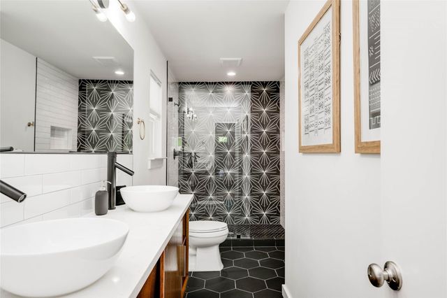 2516 Friar Tuck LN, Austin, TX 78704