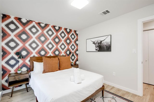 2516 Friar Tuck LN, Austin, TX 78704