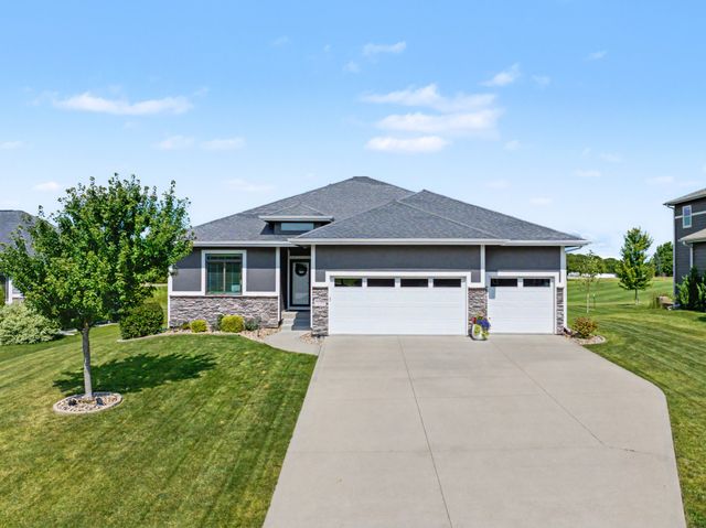 4002 NE Bellagio Circle, Ankeny, IA 50021