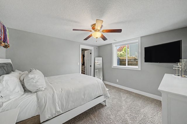 4002 NE Bellagio Circle, Ankeny, IA 50021