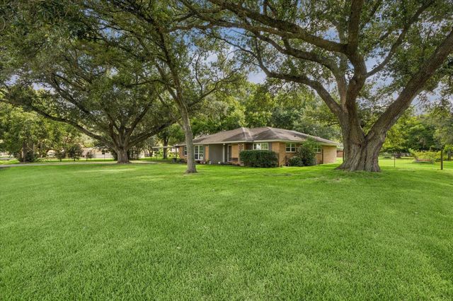 12511 Britt Road, Pearland, TX 77584