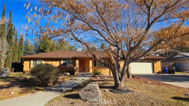 13367 Apple Blossom Lane, Apple Valley, CA 92308